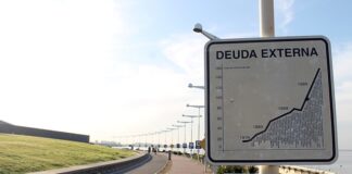 Skąd się bierze zadłużenie Polski?