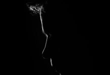 Do czego uprawnia status UKR?