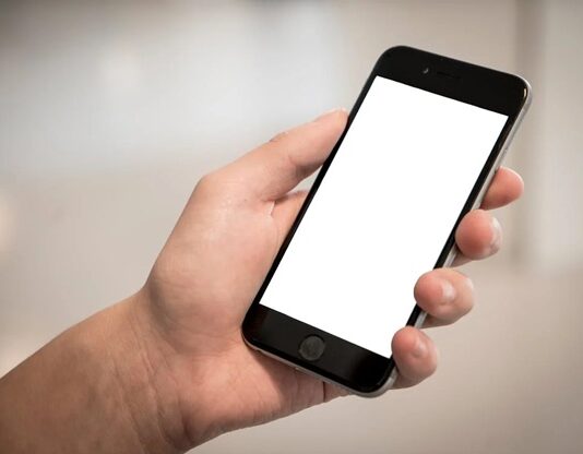 Fenomen wiadomości SMS – dlaczego po 30 latach wciąż jest to najskuteczniejszy kanał komunikacji? Fenomen wiadomości SMS